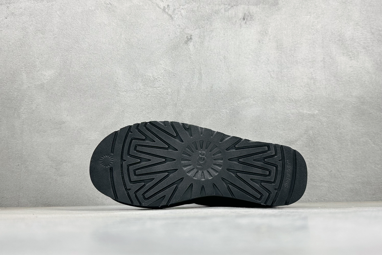 280 UGG-厚底款双粘扣 寒冬刷星“暖潮风” UGG改头换面刮起雪地里的时尚感 1130554