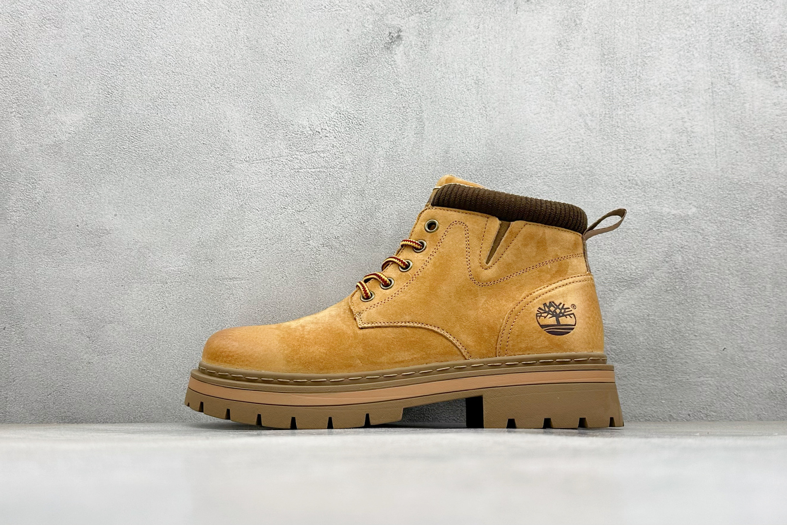 💰240
Timberland添柏岚/天伯伦经典户外休闲大黄靴系列
广东大厂品质 原盒原包装
面料采用意大利🇮🇹顶级磨砂细纹牛皮
搭配防臭防腐真皮乳胶鞋垫
给您完美的穿着体验 质量考究耐穿
型男必备 专治不帅 高品质脚感一流
货号:TB10038
尺码:38-44(皮鞋码)
编码:38
