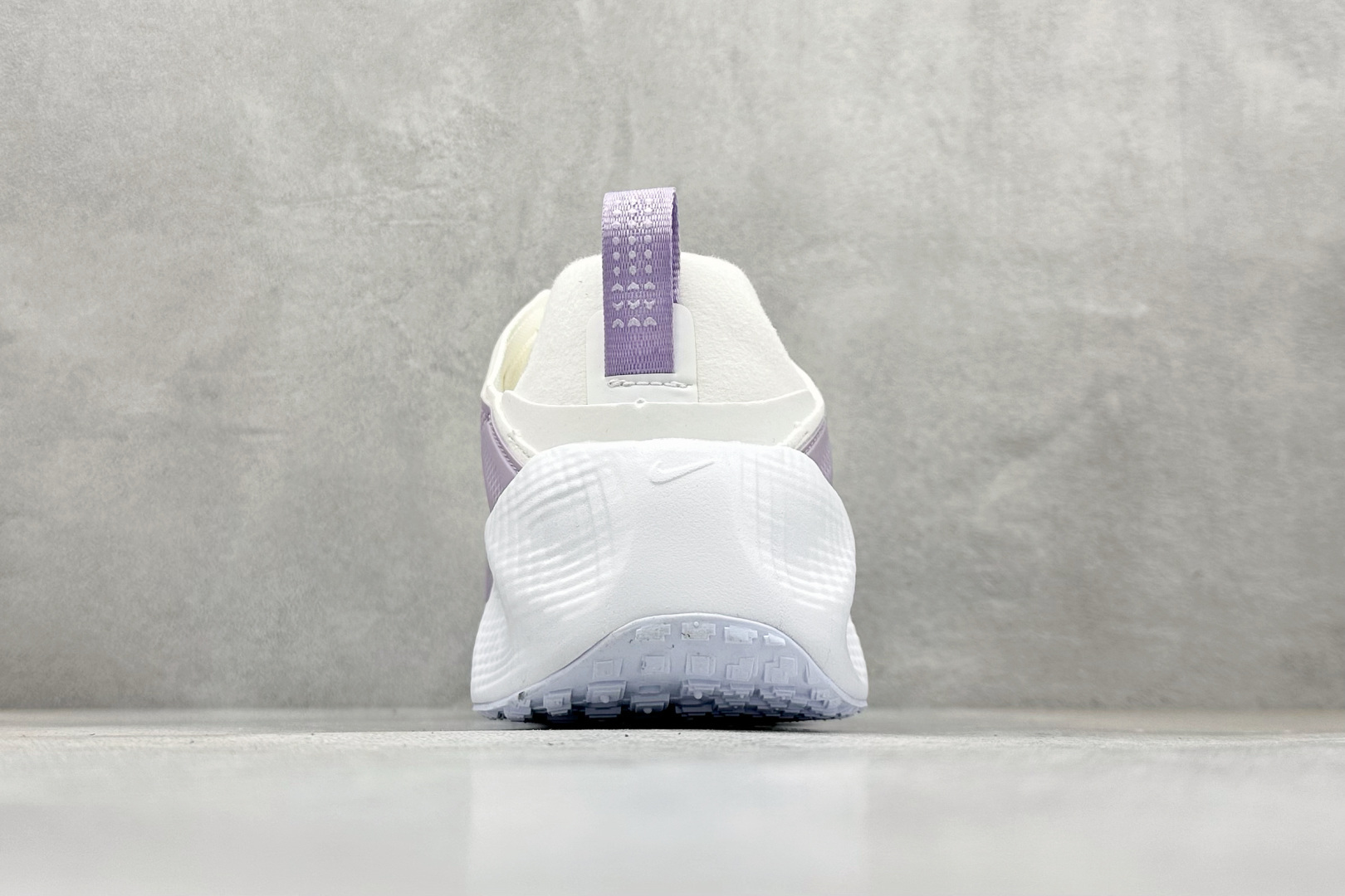 190 HYEIN SEO x Nike Ava Rover Ava Rover 联名鞋 HQ2863-300