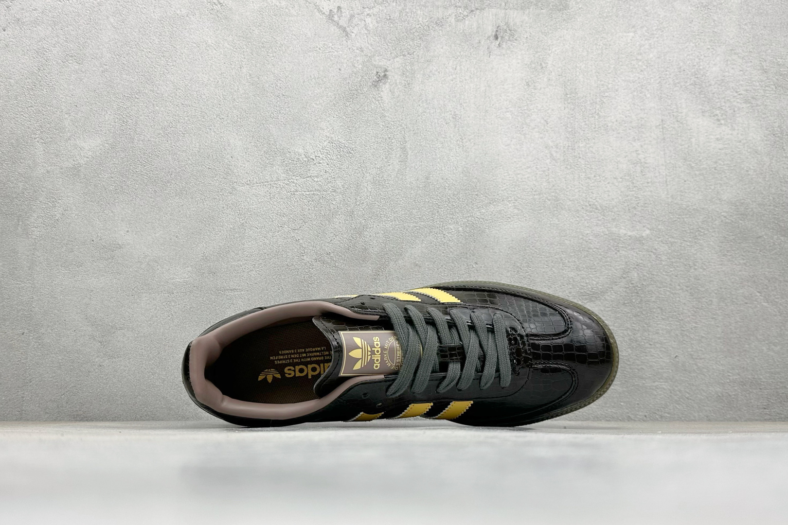 160 Adidas三叶草SAMBA 黑黄 休闲板鞋 KI6280-Chinese UA Cheap High Quatity Brand Clothes Bags handbags Sneakers wholesale wholesaler seller from China Factory suppliers Fashion Clothing Shoes best Quality Beautiful Price 160 Adidas三叶草SAMBA 黑黄 休闲板鞋 KI6280