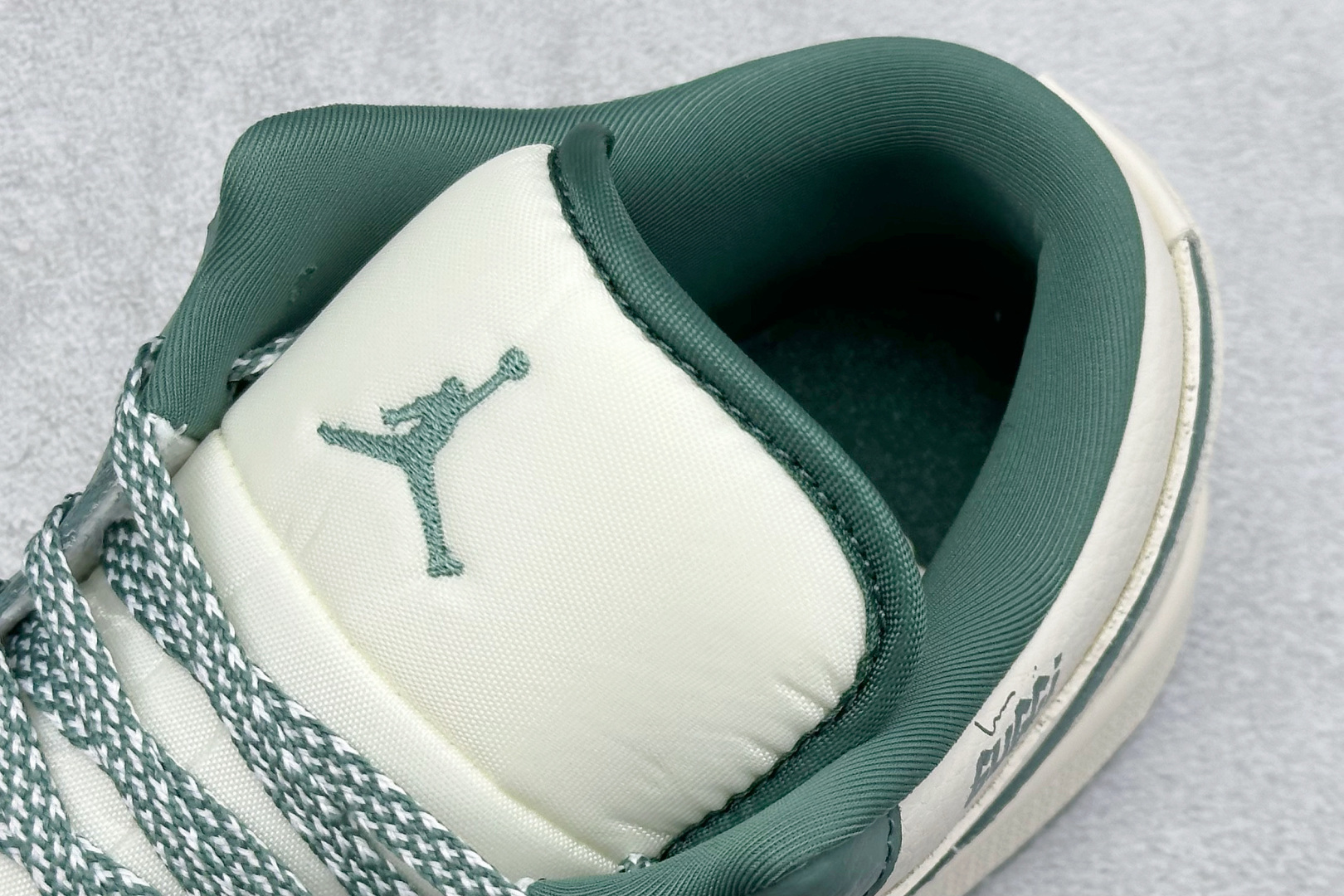Air Jordan 1 x GUCCI 绿白小勾 QD1988-004
