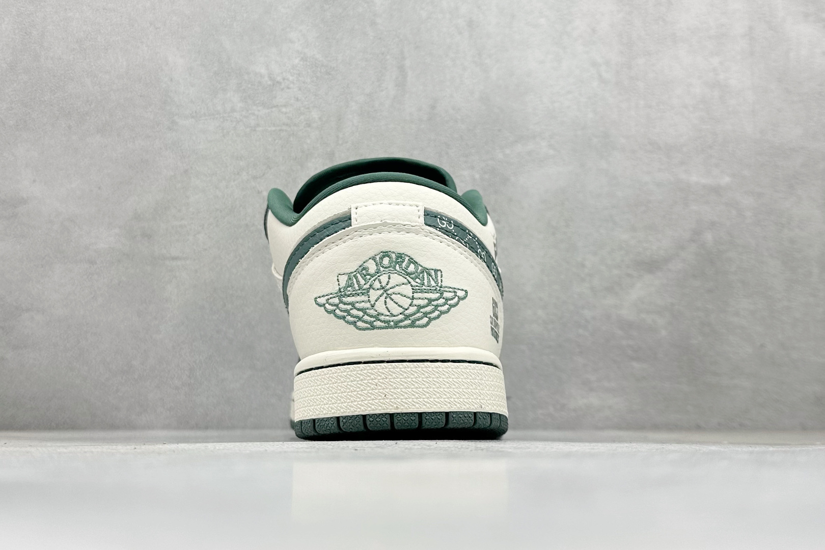 Air Jordan 1 x GUCCI 绿白小勾 QD1988-004