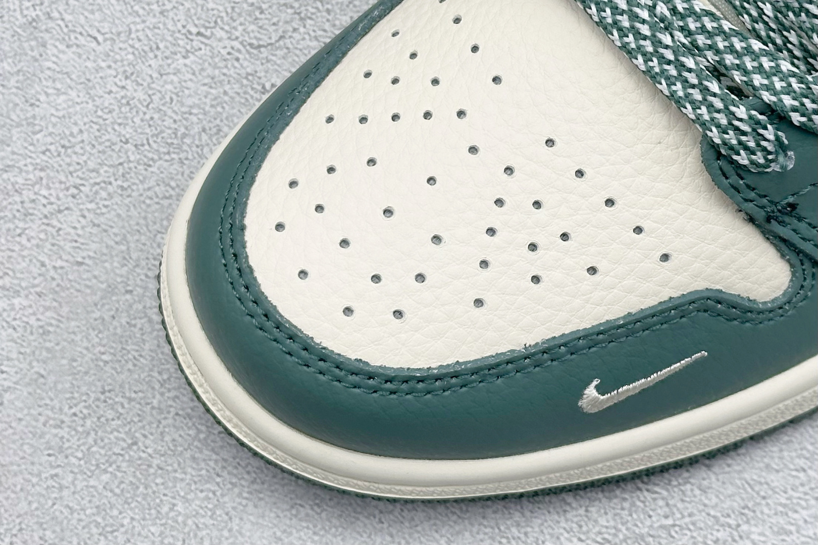 Air Jordan 1 x GUCCI 绿白小勾 QD1988-004