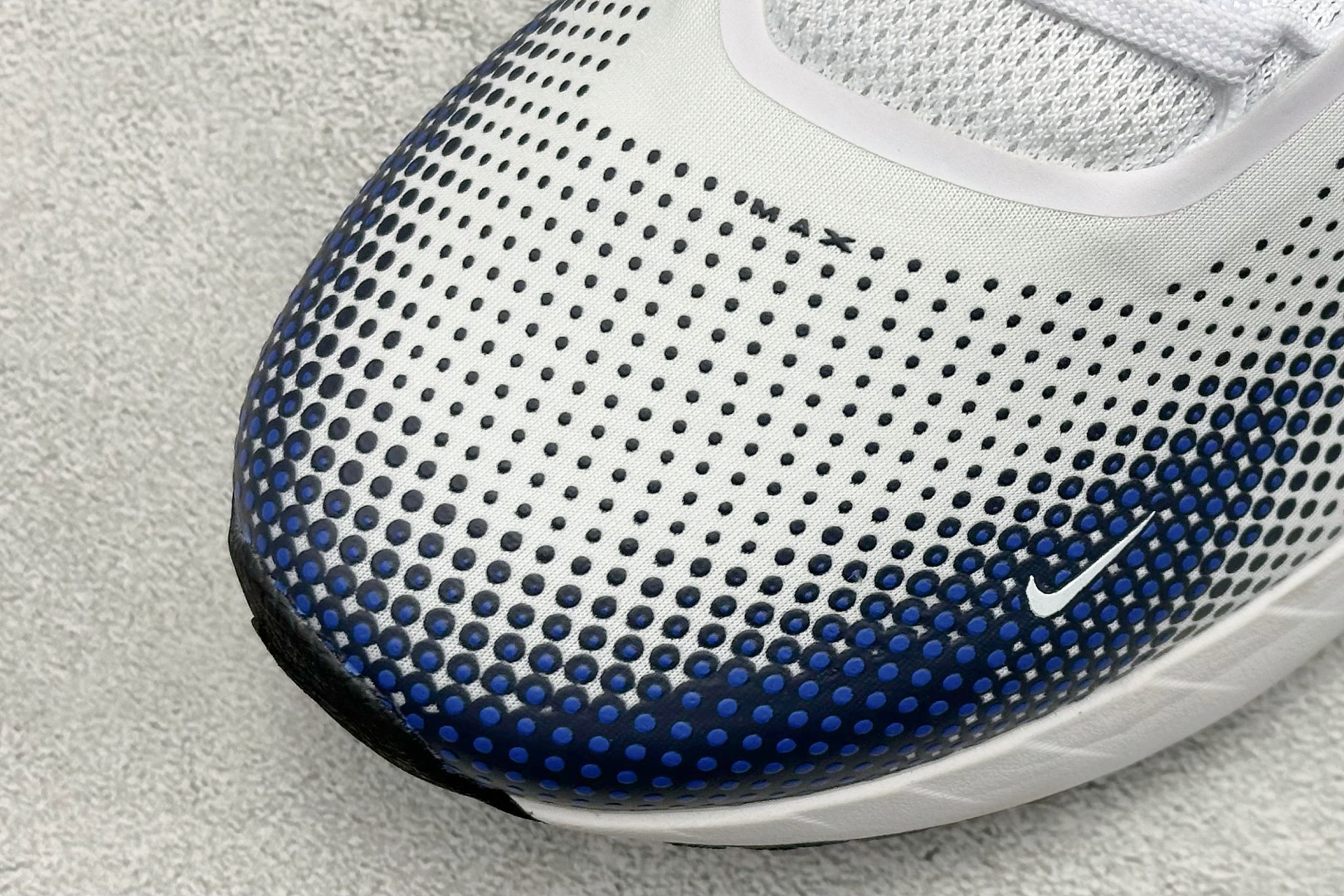 180 Nike Air Max Phoenix 复古子弹气垫运动跑步鞋 FZ5307-101