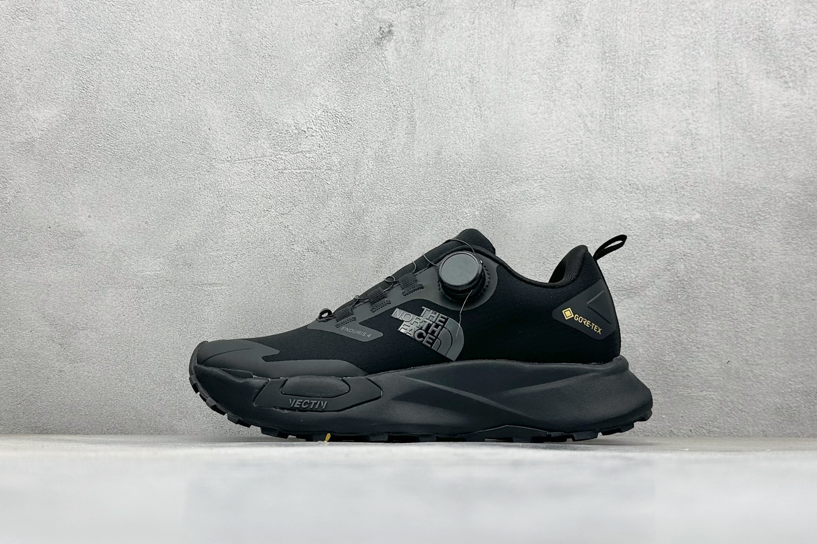 💰200
The North Face M Vectiv Enduris Low 北面低帮越野休闲跑步鞋 
货号：NF0A2AEP-72T
尺码：36 37 38 38.5 39 40 40.5 41 42 42.5 43 44 44.5 45 
编码：34