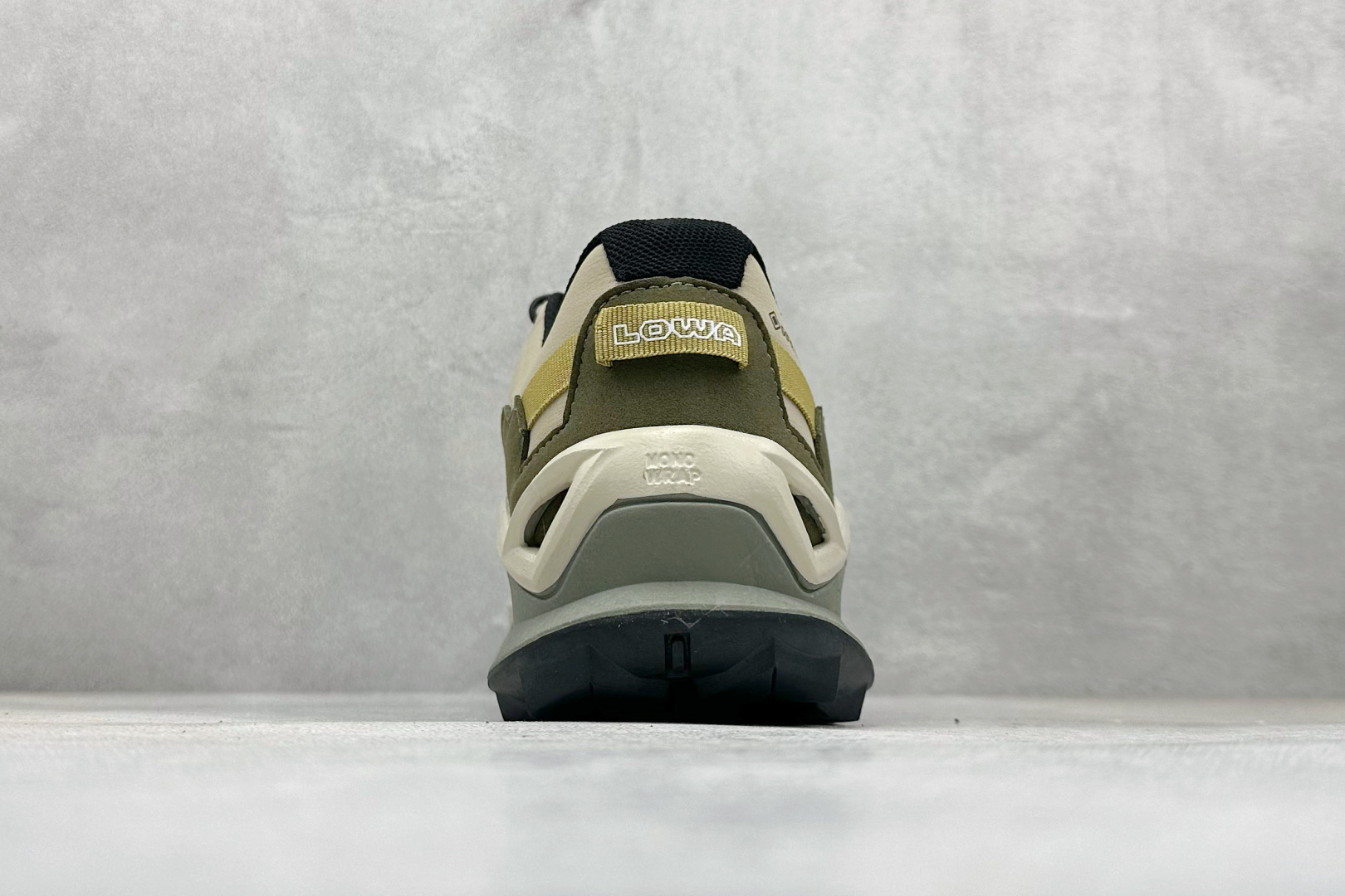 260 Lowa 漫游者2.0舒适运动减震防滑耐磨防水透气支撑轻便 L311635