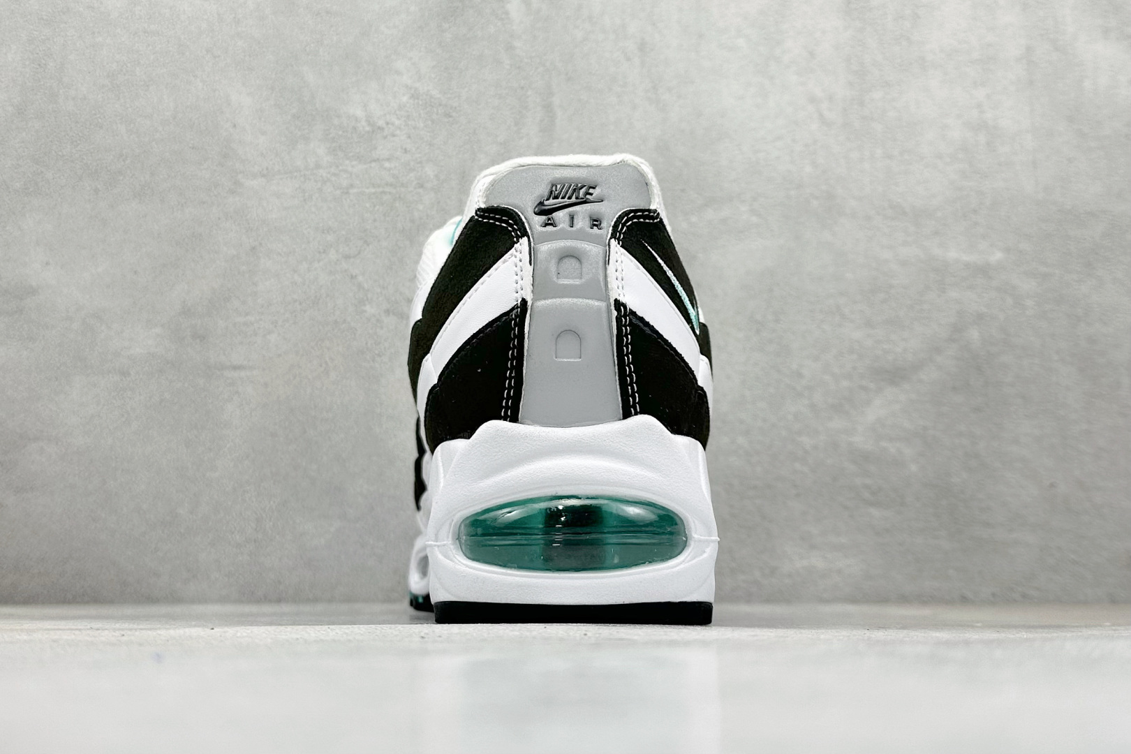 220 Nike Air Max 95 复古减震气垫跑鞋 IM7409-100