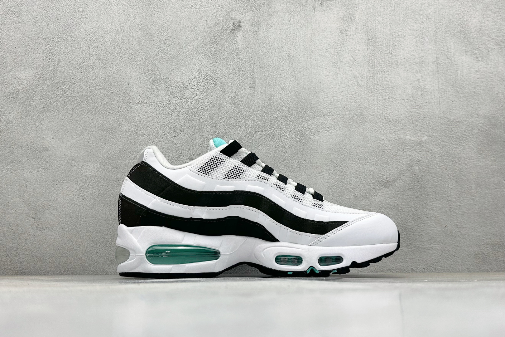 220 Nike Air Max 95 复古减震气垫跑鞋 IM7409-100