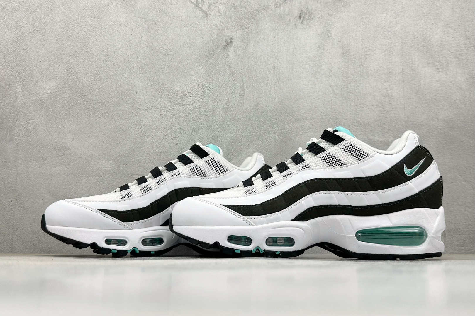 220 Nike Air Max 95 复古减震气垫跑鞋 IM7409-100