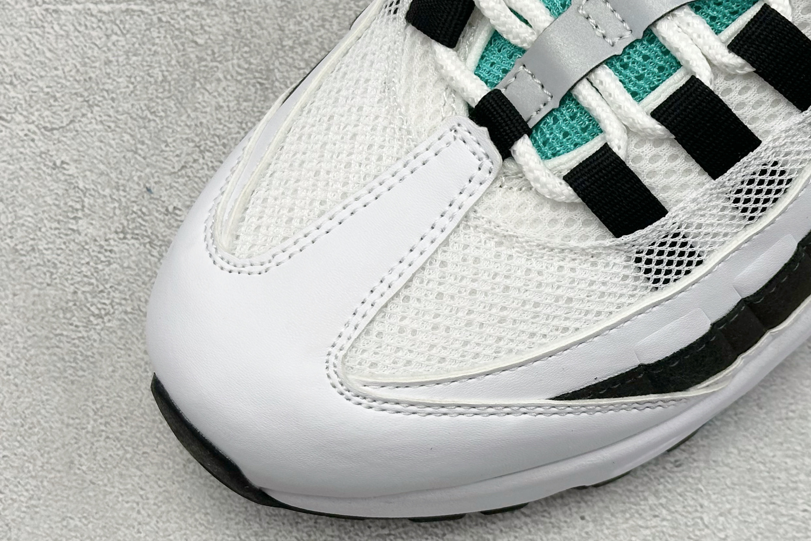 220 Nike Air Max 95 复古减震气垫跑鞋 IM7409-100