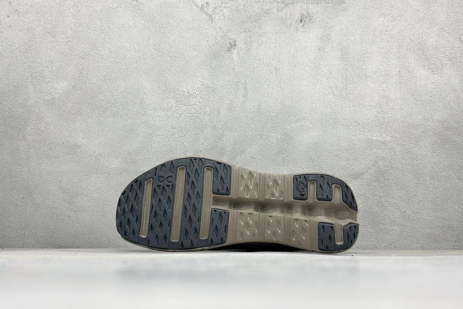 180 XD版On Cloudmonster CL昂跑减震生活休闲鞋 3ME1010