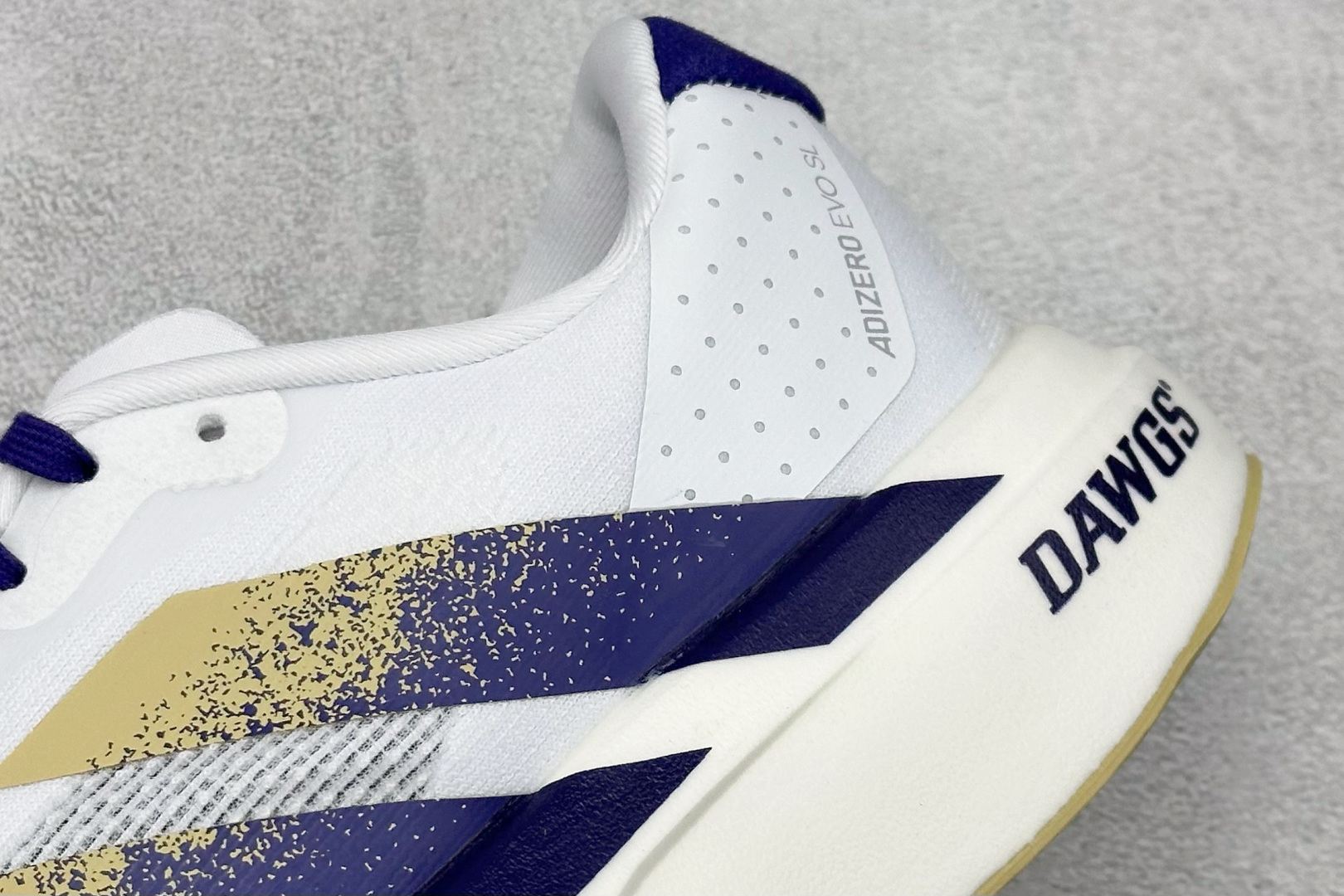 260 P Adidas Adizero Evo SL 阿迪超轻透气缓震跑鞋 JQ4578-Chinese UA Cheap High Quatity Brand Clothes Bags handbags Sneakers wholesale wholesaler seller from China Factory suppliers Fashion Clothing Shoes best Quality Beautiful Price 260 P Adidas Adizero Evo SL 阿迪超轻透气缓震跑鞋 JQ4578