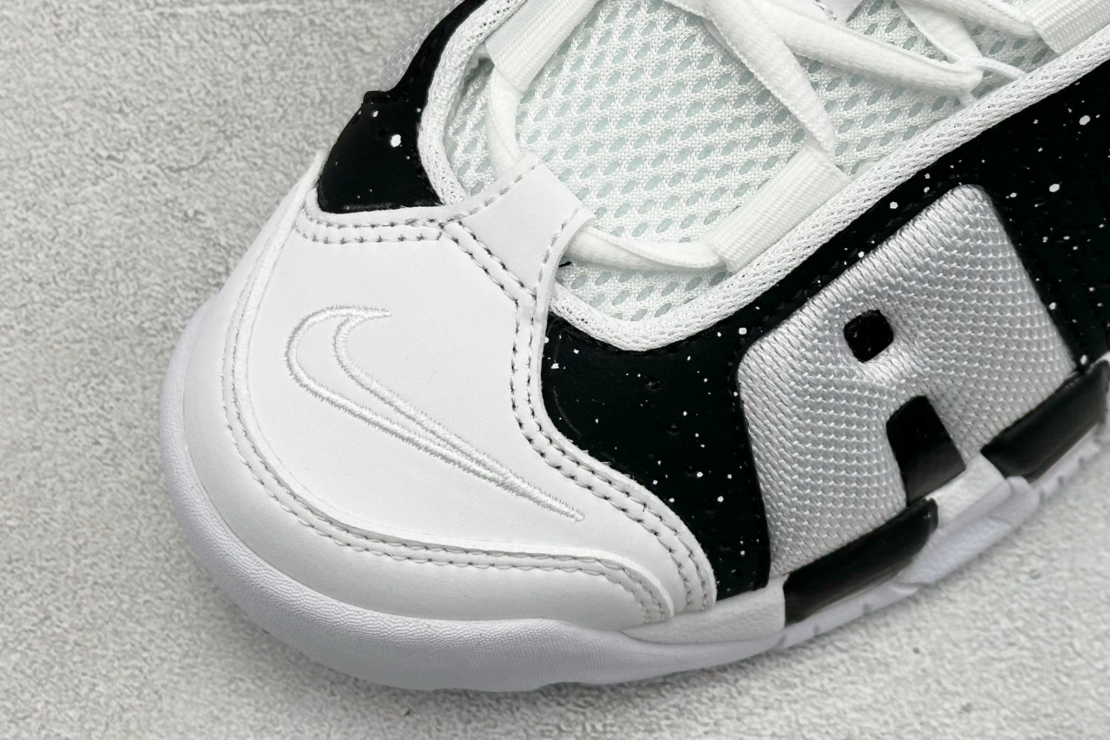 260 C Nike Air More Uptempo 原装皮蓬 全新批次 Air More Uptempo绝对是耐克篮球鞋 FZ3055-100-Chinese UA Cheap High Quatity Brand Clothes Bags handbags Sneakers wholesale wholesaler seller from China Factory suppliers Fashion Clothing Shoes best Quality Beautiful Price 260 C Nike Air More Uptempo 原装皮蓬 全新批次 Air More Uptempo绝对是耐克篮球鞋 FZ3055-100