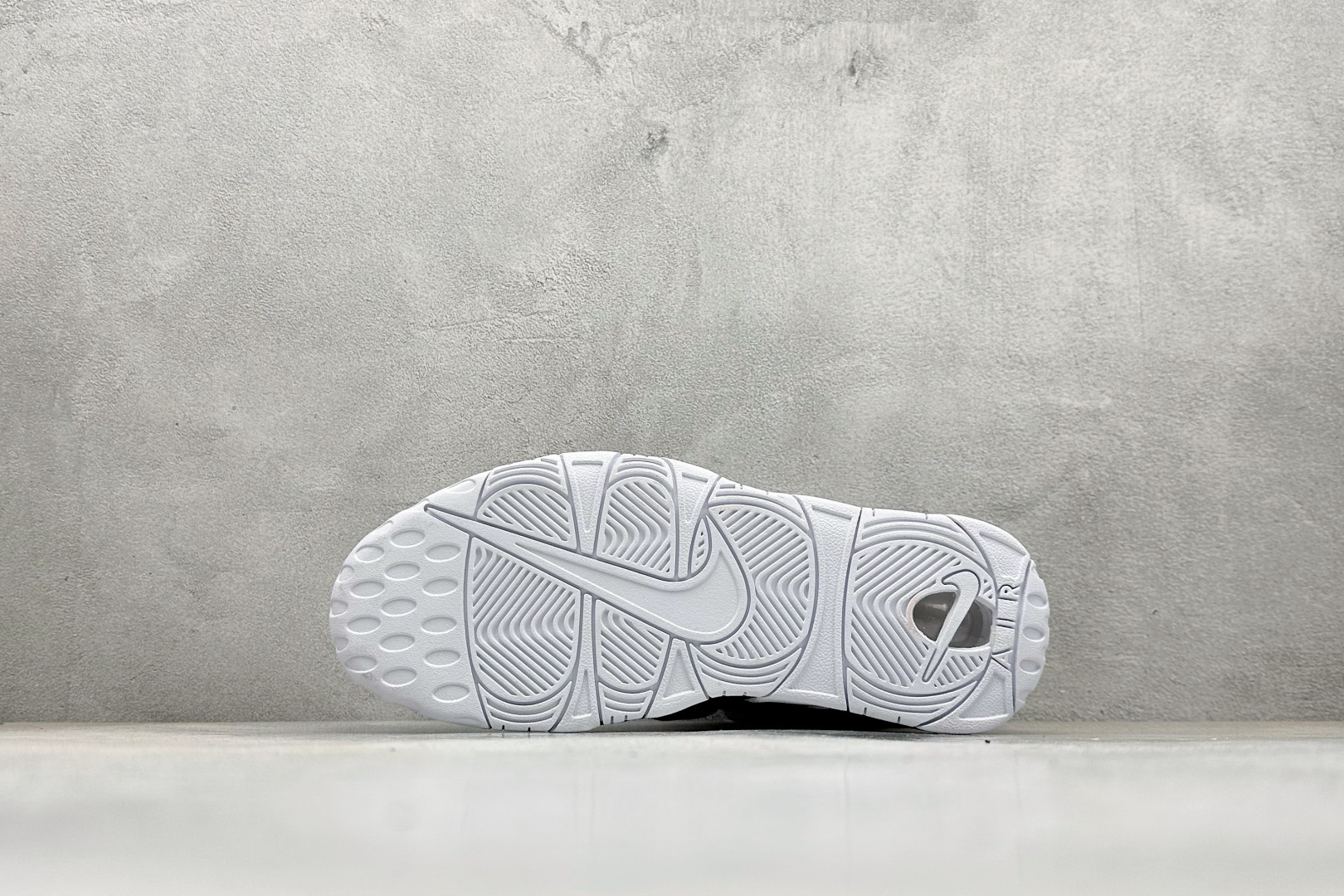 260 C Nike Air More Uptempo 原装皮蓬 全新批次 Air More Uptempo绝对是耐克篮球鞋 FZ3055-100-Chinese UA Cheap High Quatity Brand Clothes Bags handbags Sneakers wholesale wholesaler seller from China Factory suppliers Fashion Clothing Shoes best Quality Beautiful Price 260 C Nike Air More Uptempo 原装皮蓬 全新批次 Air More Uptempo绝对是耐克篮球鞋 FZ3055-100