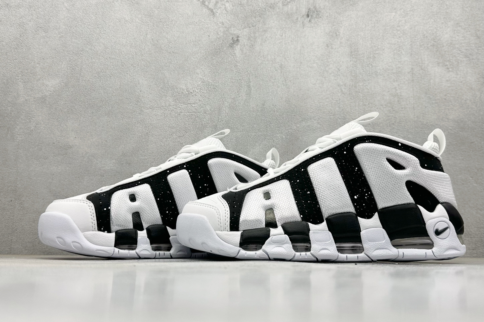 260 C Nike Air More Uptempo 原装皮蓬 全新批次 Air More Uptempo绝对是耐克篮球鞋 FZ3055-100-Chinese UA Cheap High Quatity Brand Clothes Bags handbags Sneakers wholesale wholesaler seller from China Factory suppliers Fashion Clothing Shoes best Quality Beautiful Price 260 C Nike Air More Uptempo 原装皮蓬 全新批次 Air More Uptempo绝对是耐克篮球鞋 FZ3055-100