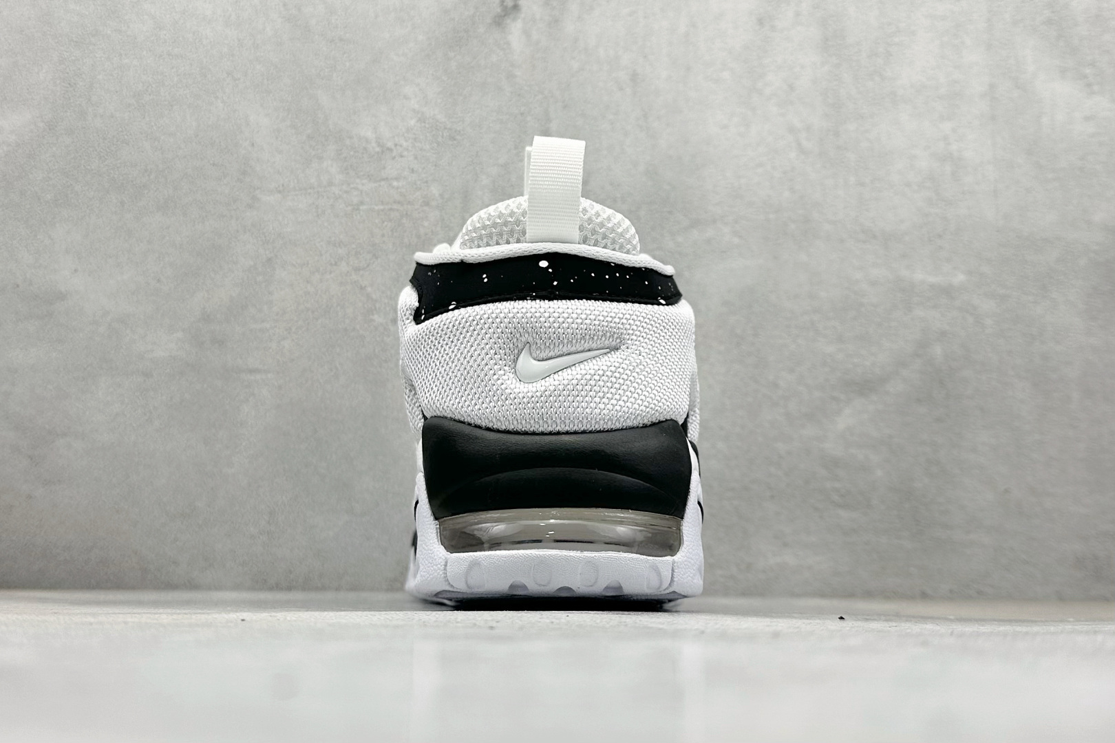 260 C Nike Air More Uptempo 原装皮蓬 全新批次 Air More Uptempo绝对是耐克篮球鞋 FZ3055-100-Chinese UA Cheap High Quatity Brand Clothes Bags handbags Sneakers wholesale wholesaler seller from China Factory suppliers Fashion Clothing Shoes best Quality Beautiful Price 260 C Nike Air More Uptempo 原装皮蓬 全新批次 Air More Uptempo绝对是耐克篮球鞋 FZ3055-100