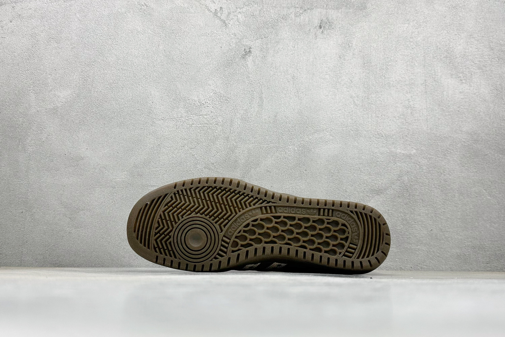 150 GX版Adidas Originals Bermuda 绒面麂皮防滑耐磨轻便低帮板鞋 JS3971-Chinese UA Cheap High Quatity Brand Clothes Bags handbags Sneakers wholesale wholesaler seller from China Factory suppliers Fashion Clothing Shoes best Quality Beautiful Price 150 GX版Adidas Originals Bermuda 绒面麂皮防滑耐磨轻便低帮板鞋 JS3971