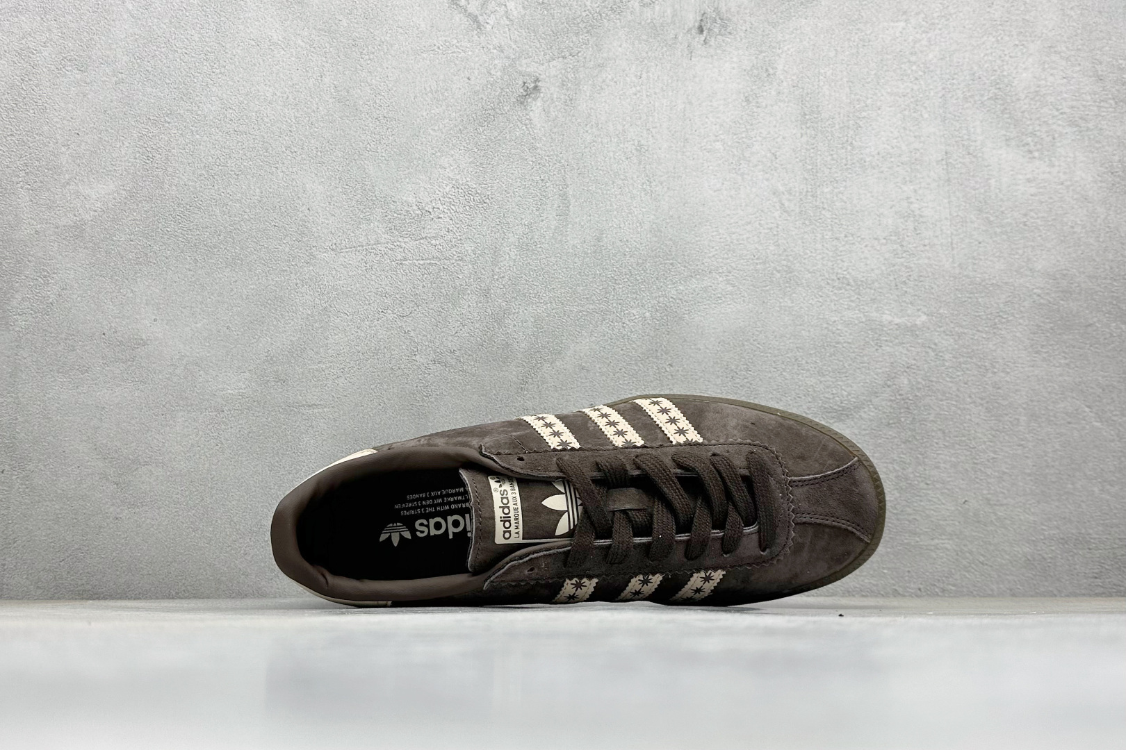 150 GX版Adidas Originals Bermuda 绒面麂皮防滑耐磨轻便低帮板鞋 JS3971-Chinese UA Cheap High Quatity Brand Clothes Bags handbags Sneakers wholesale wholesaler seller from China Factory suppliers Fashion Clothing Shoes best Quality Beautiful Price 150 GX版Adidas Originals Bermuda 绒面麂皮防滑耐磨轻便低帮板鞋 JS3971