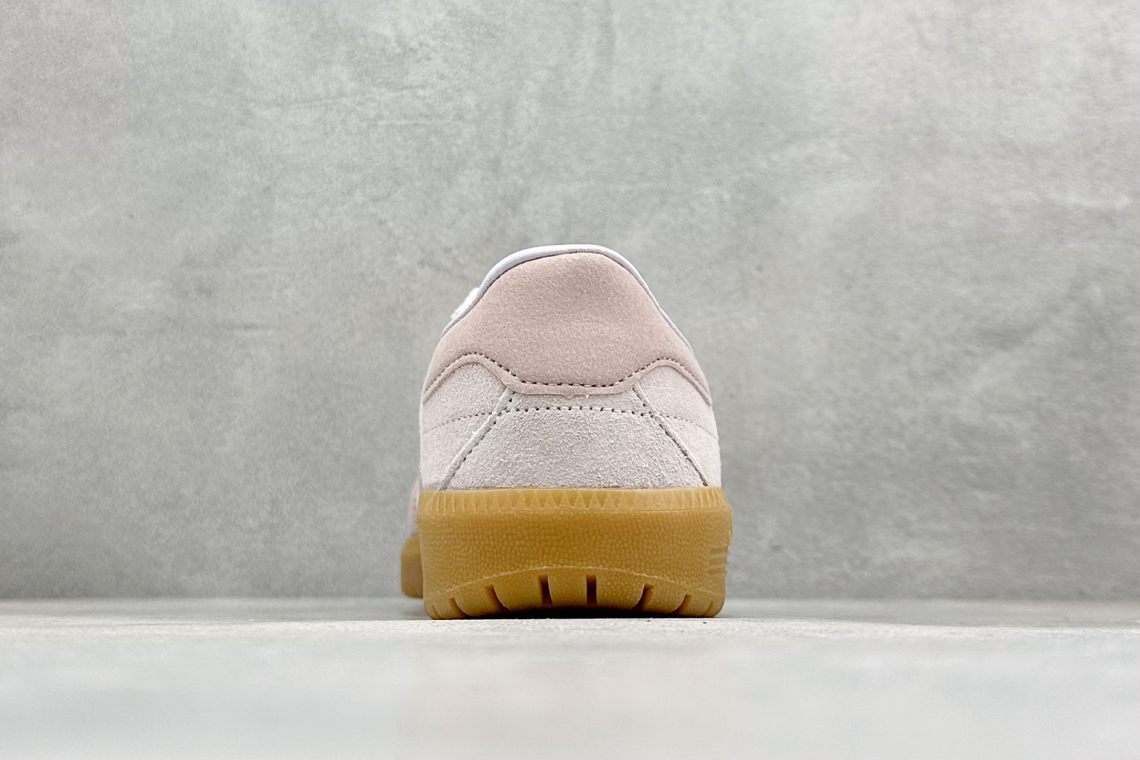 150 GX版Adidas Originals Bermuda 绒面麂皮防滑耐磨轻便低帮板鞋 JS3973-Chinese UA Cheap High Quatity Brand Clothes Bags handbags Sneakers wholesale wholesaler seller from China Factory suppliers Fashion Clothing Shoes best Quality Beautiful Price 150 GX版Adidas Originals Bermuda 绒面麂皮防滑耐磨轻便低帮板鞋 JS3973