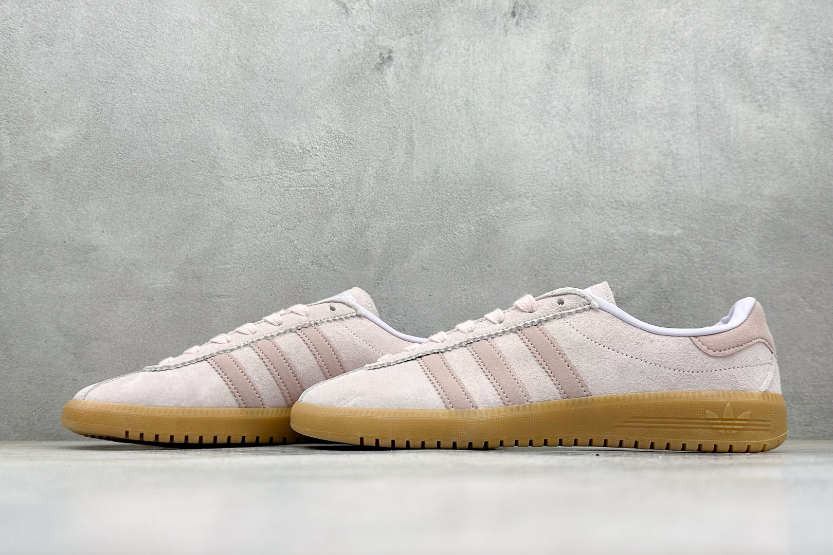 150 GX版Adidas Originals Bermuda 绒面麂皮防滑耐磨轻便低帮板鞋 JS3973-Chinese UA Cheap High Quatity Brand Clothes Bags handbags Sneakers wholesale wholesaler seller from China Factory suppliers Fashion Clothing Shoes best Quality Beautiful Price 150 GX版Adidas Originals Bermuda 绒面麂皮防滑耐磨轻便低帮板鞋 JS3973