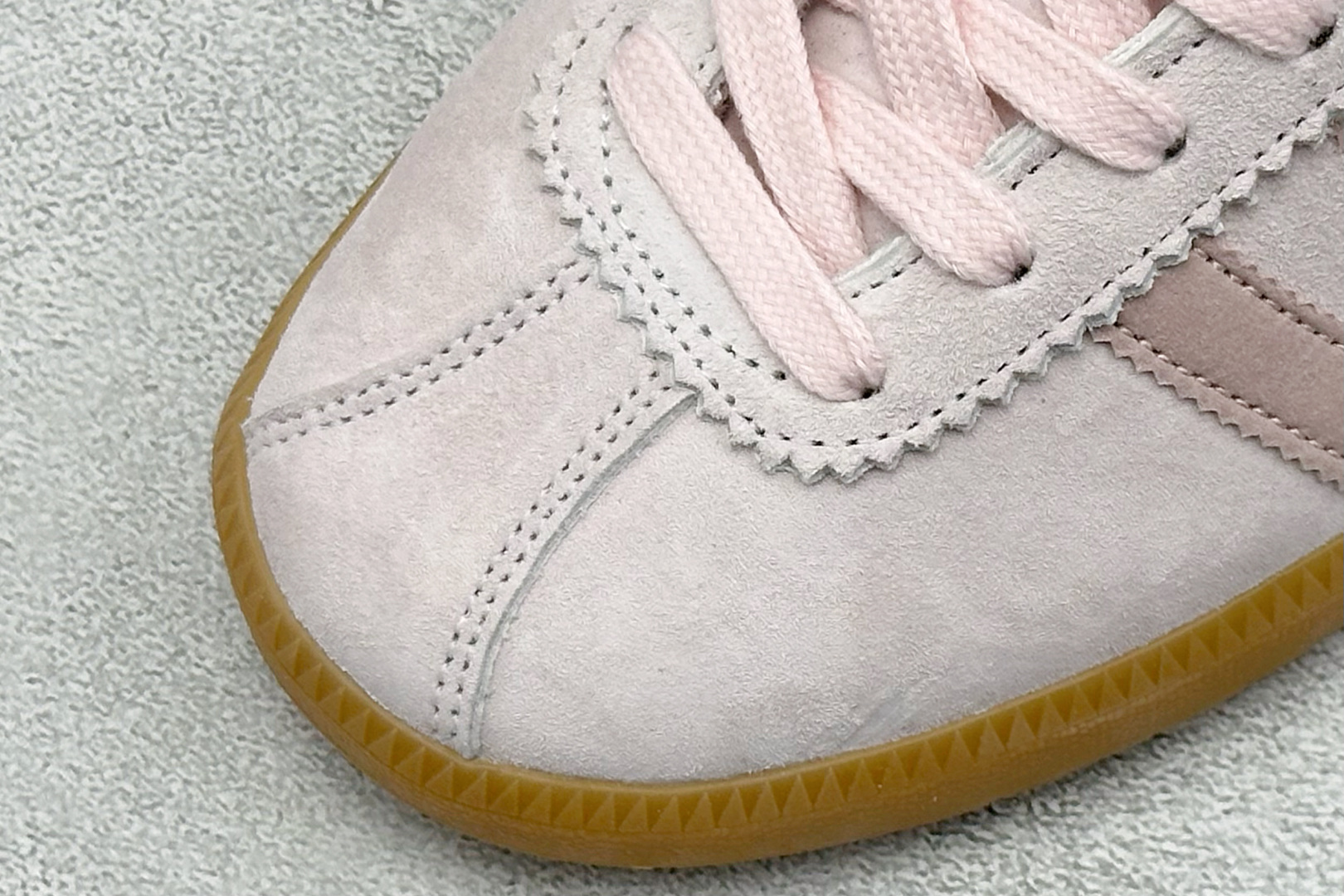 150 GX版Adidas Originals Bermuda 绒面麂皮防滑耐磨轻便低帮板鞋 JS3973-Chinese UA Cheap High Quatity Brand Clothes Bags handbags Sneakers wholesale wholesaler seller from China Factory suppliers Fashion Clothing Shoes best Quality Beautiful Price 150 GX版Adidas Originals Bermuda 绒面麂皮防滑耐磨轻便低帮板鞋 JS3973