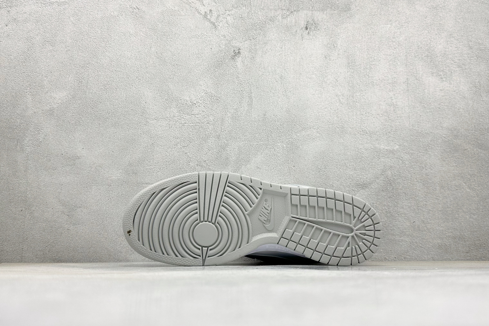 340 S2纯原 94 x Nike Dunk SB Dunk Low 联名白色 低帮休闲滑板鞋 HQ8487-100-Chinese UA Cheap High Quatity Brand Clothes Bags handbags Sneakers wholesale wholesaler seller from China Factory suppliers Fashion Clothing Shoes best Quality Beautiful Price 340 S2纯原 94 x Nike Dunk SB Dunk Low 联名白色 低帮休闲滑板鞋 HQ8487-100