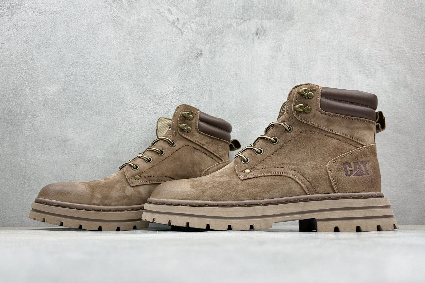 CAT卡特 硬汉推土机品牌经典百搭户外休闲大黄靴系列 P726536-High Quatity Cheap Brand wholesale wholesaler seller Clothes Bags handbags Sneakers Top Fashion Clothing Shoes from China Factory Chinese suppliers best Quality Beautiful Price CAT卡特 硬汉推土机品牌经典百搭户外休闲大黄靴系列 P726536