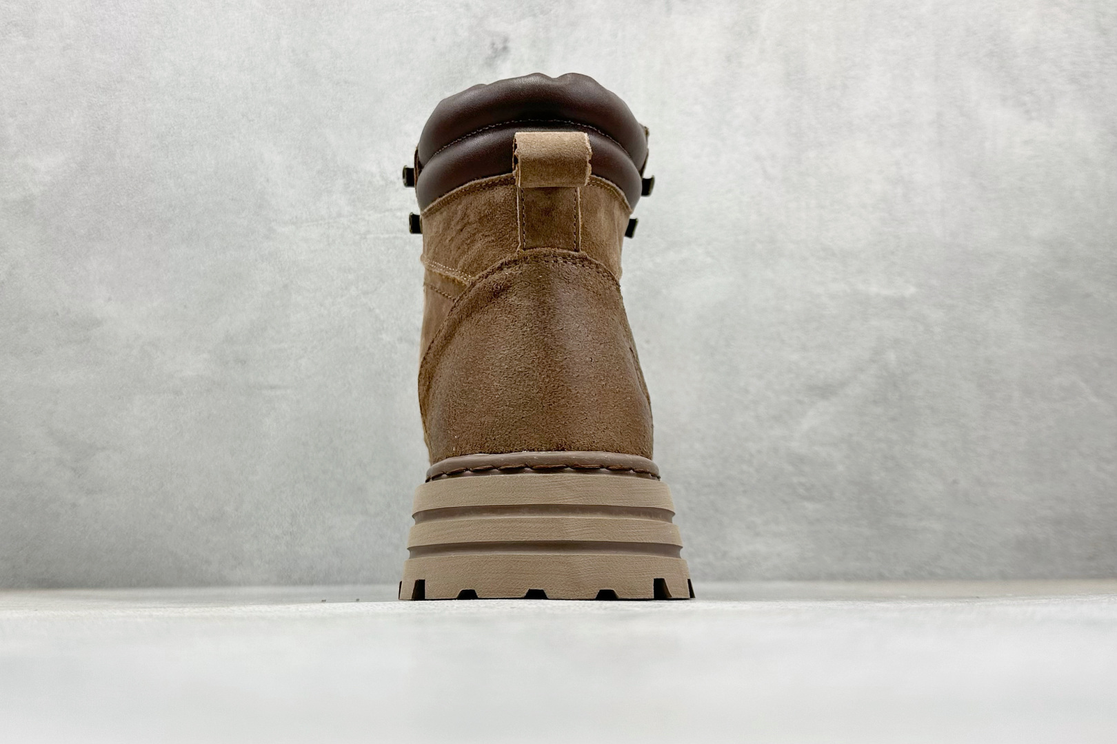 CAT卡特 硬汉推土机品牌经典百搭户外休闲大黄靴系列 P726536-High Quatity Cheap Brand wholesale wholesaler seller Clothes Bags handbags Sneakers Top Fashion Clothing Shoes from China Factory Chinese suppliers best Quality Beautiful Price CAT卡特 硬汉推土机品牌经典百搭户外休闲大黄靴系列 P726536