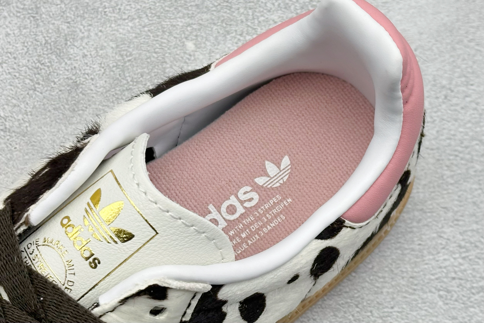 HZ版Adidas三叶草SAMBA W 休闲板鞋 KK2239-High Quatity Cheap Brand wholesale wholesaler seller Clothes Bags handbags Sneakers Top Fashion Clothing Shoes from China Factory Chinese suppliers best Quality Beautiful Price HZ版Adidas三叶草SAMBA W 休闲板鞋 KK2239