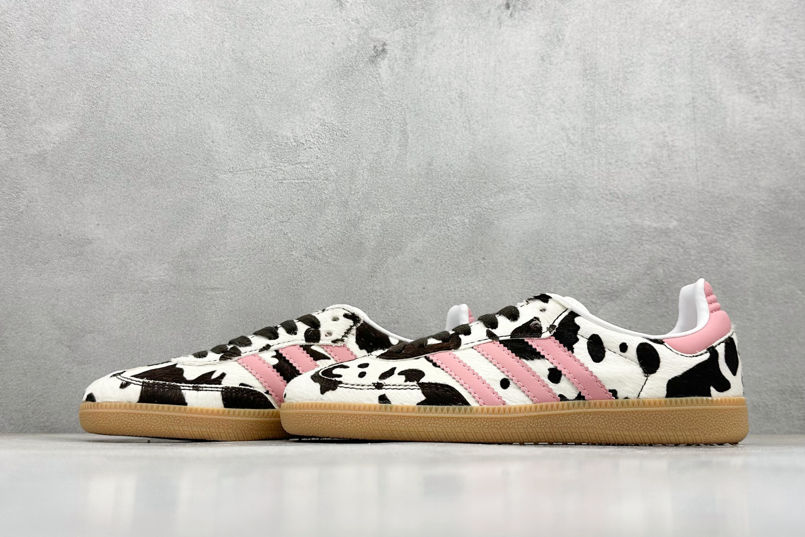 HZ版Adidas三叶草SAMBA W 休闲板鞋 KK2239-High Quatity Cheap Brand wholesale wholesaler seller Clothes Bags handbags Sneakers Top Fashion Clothing Shoes from China Factory Chinese suppliers best Quality Beautiful Price HZ版Adidas三叶草SAMBA W 休闲板鞋 KK2239