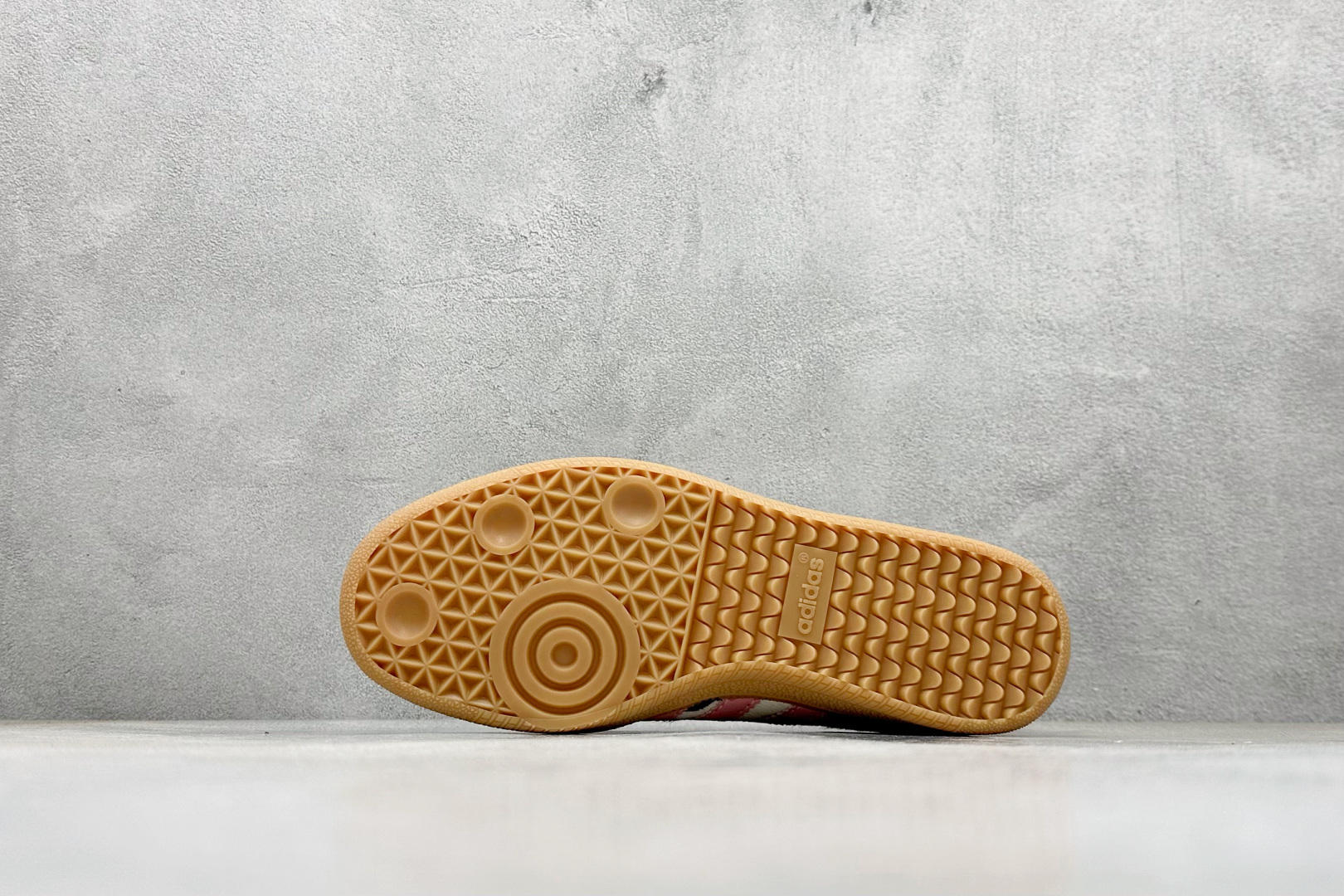 HZ版Adidas三叶草SAMBA W 休闲板鞋 KK2239-High Quatity Cheap Brand wholesale wholesaler seller Clothes Bags handbags Sneakers Top Fashion Clothing Shoes from China Factory Chinese suppliers best Quality Beautiful Price HZ版Adidas三叶草SAMBA W 休闲板鞋 KK2239