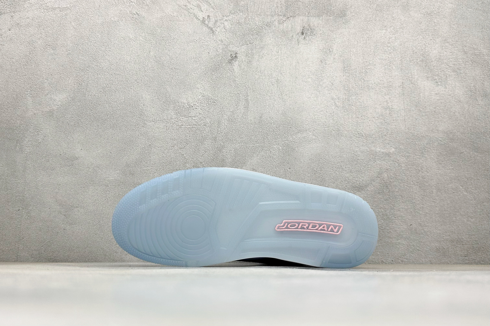 Air Jordan Courtside 23 乔丹AJ3代简版中帮复古休闲运动文化篮球鞋 IH0650-141-High Quatity Cheap Brand wholesale wholesaler seller Clothes Bags handbags Sneakers Top Fashion Clothing Shoes from China Factory Chinese suppliers best Quality Beautiful Price Air Jordan Courtside 23 乔丹AJ3代简版中帮复古休闲运动文化篮球鞋 IH0650-141