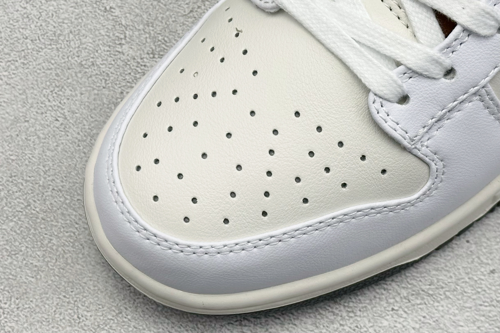 Nike SB Dunk Low 白棕 IM6670-202