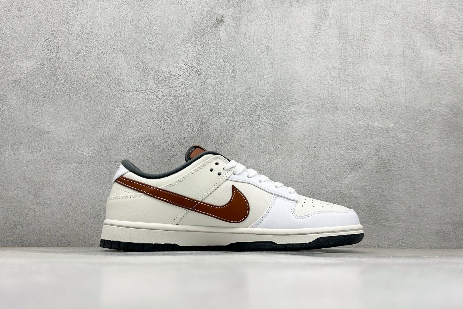 Nike SB Dunk Low 白棕 IM6670-202
