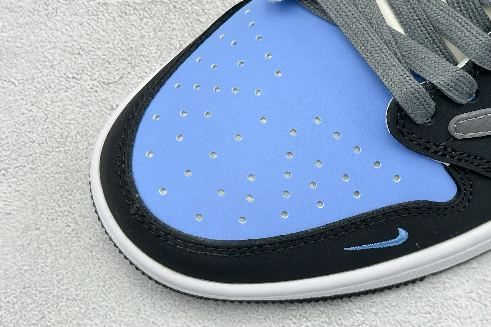 Travis Scott x Nike Air Jordan 1 Low x Balenciaga Air Jordan 1 Low 反转黑蓝小勾倒钩 XD0798-306