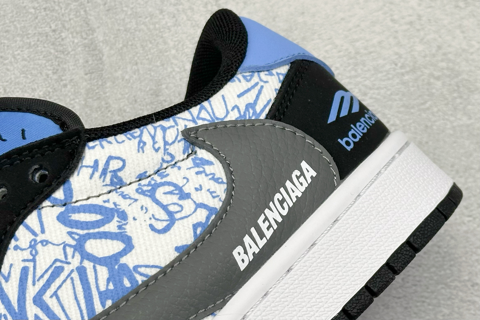 Travis Scott x Nike Air Jordan 1 Low x Balenciaga Air Jordan 1 Low 反转黑蓝小勾倒钩 XD0798-306