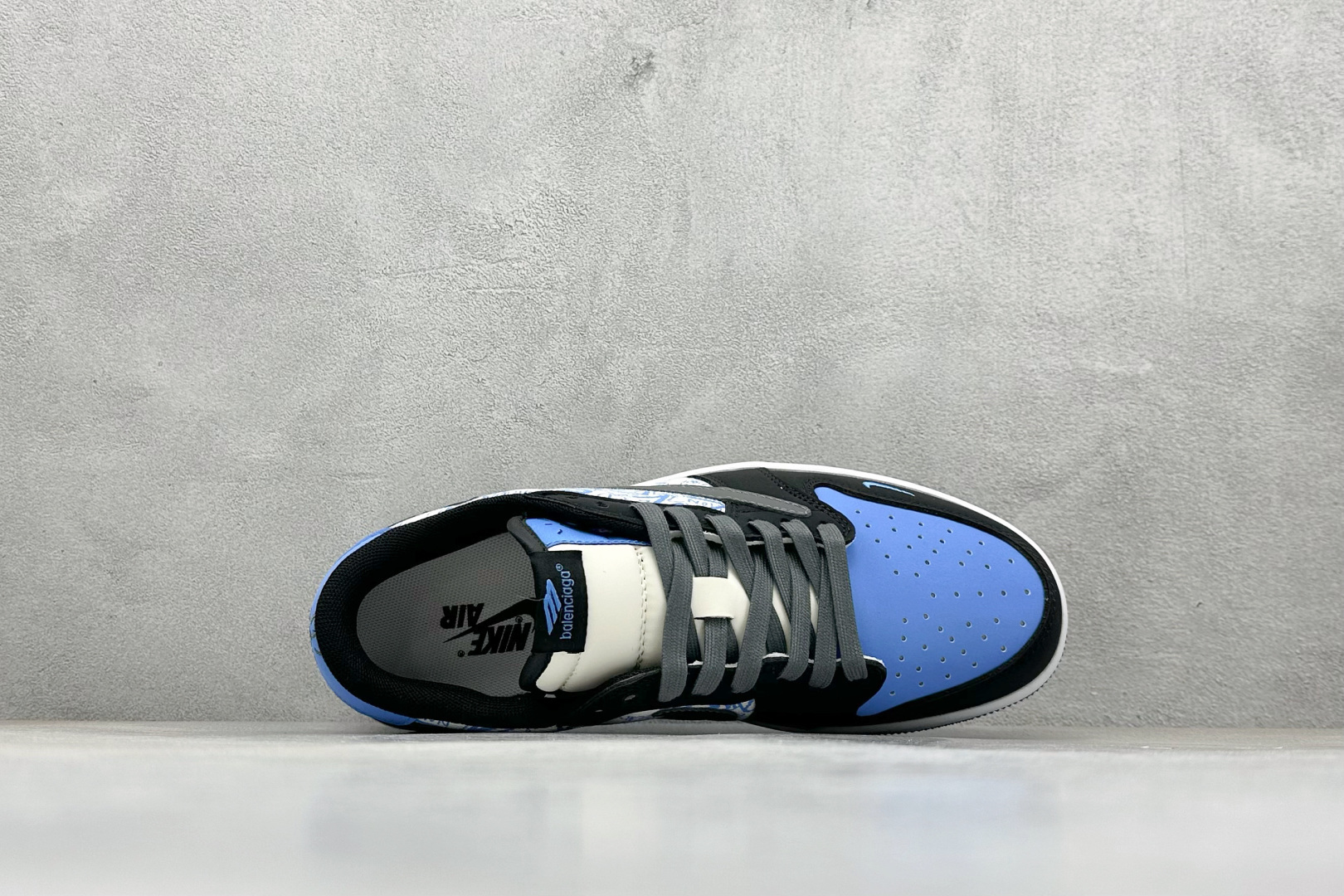 Travis Scott x Nike Air Jordan 1 Low x Balenciaga Air Jordan 1 Low 反转黑蓝小勾倒钩 XD0798-306