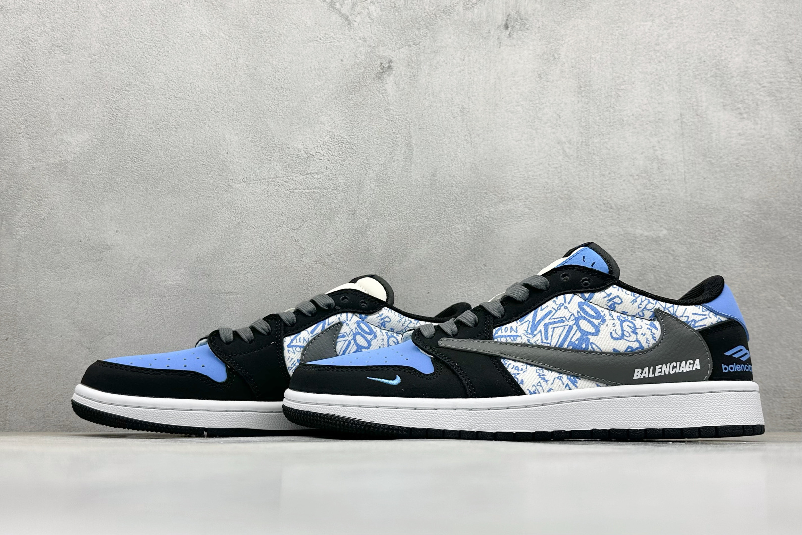 Travis Scott x Nike Air Jordan 1 Low x Balenciaga Air Jordan 1 Low 反转黑蓝小勾倒钩 XD0798-306