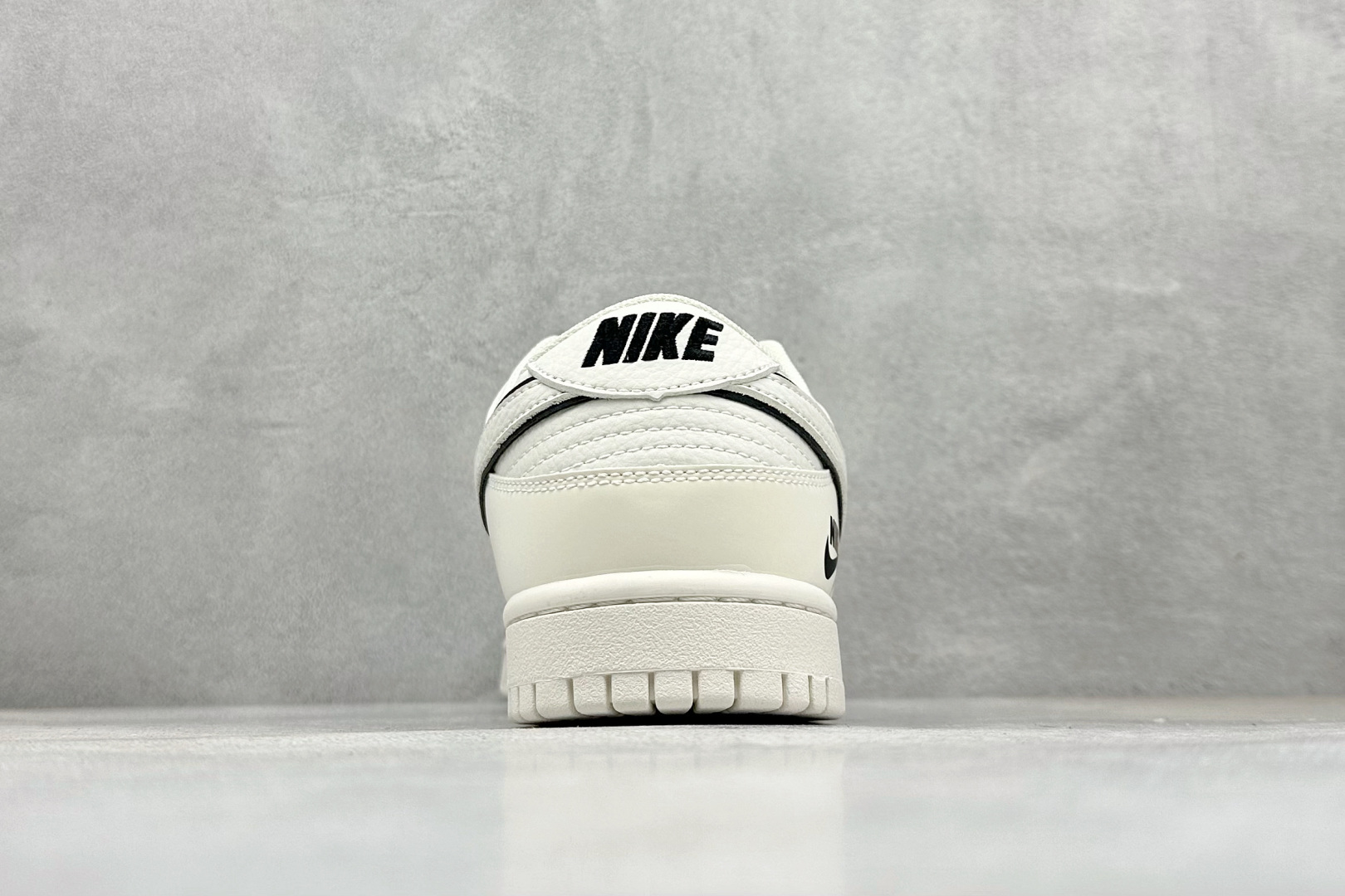 XC版Nike SB Dunk Low 米白 周年高端定制 低帮休闲板鞋 CS1688-115-High Quatity Cheap Brand wholesale wholesaler seller Clothes Bags handbags Sneakers Top Fashion Clothing Shoes from China Factory Chinese suppliers best Quality Beautiful Price XC版Nike SB Dunk Low 米白 周年高端定制 低帮休闲板鞋 CS1688-115