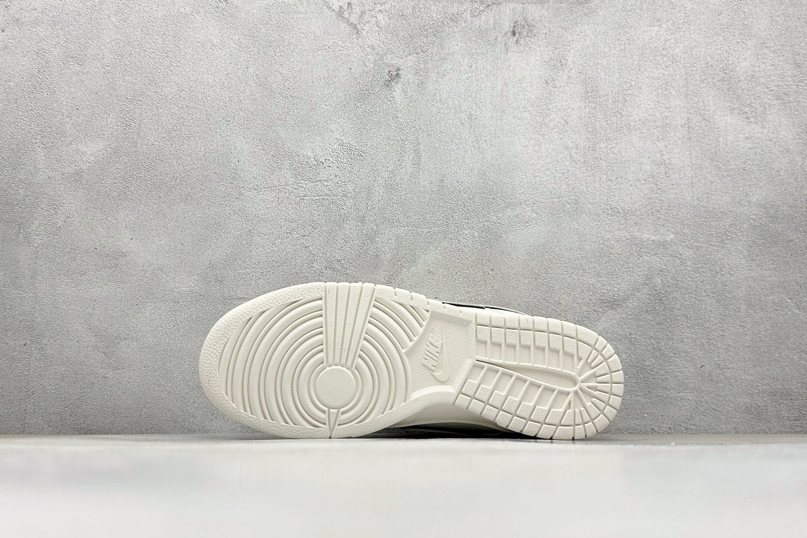 XC版Nike SB Dunk Low 米白 周年高端定制 低帮休闲板鞋 CS1688-115-High Quatity Cheap Brand wholesale wholesaler seller Clothes Bags handbags Sneakers Top Fashion Clothing Shoes from China Factory Chinese suppliers best Quality Beautiful Price XC版Nike SB Dunk Low 米白 周年高端定制 低帮休闲板鞋 CS1688-115