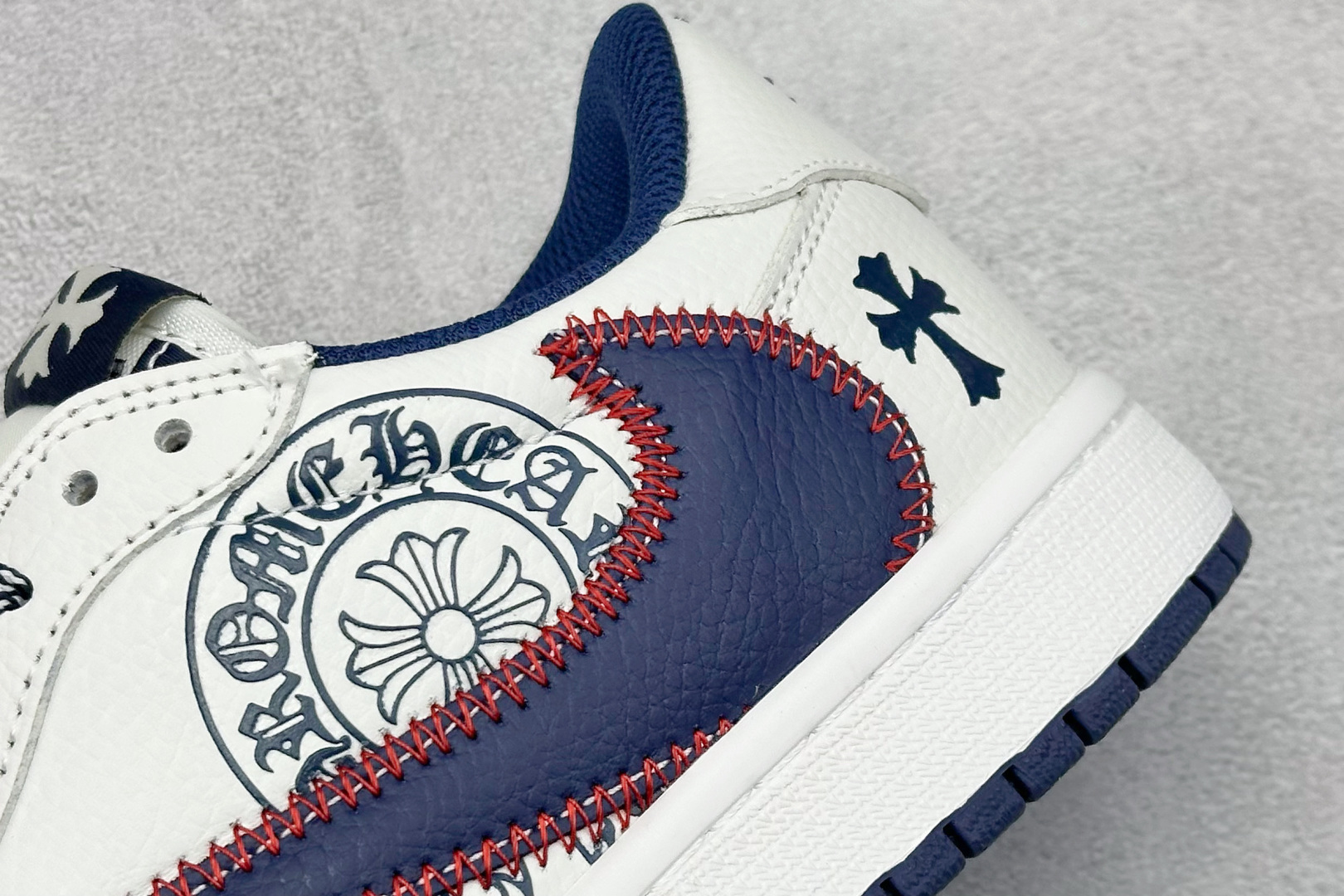 XC版Travis Scott x Fragment Design x Jordan Air Jordan 1 Low SP “克罗心联名——缝线勾” DZ5899-030
