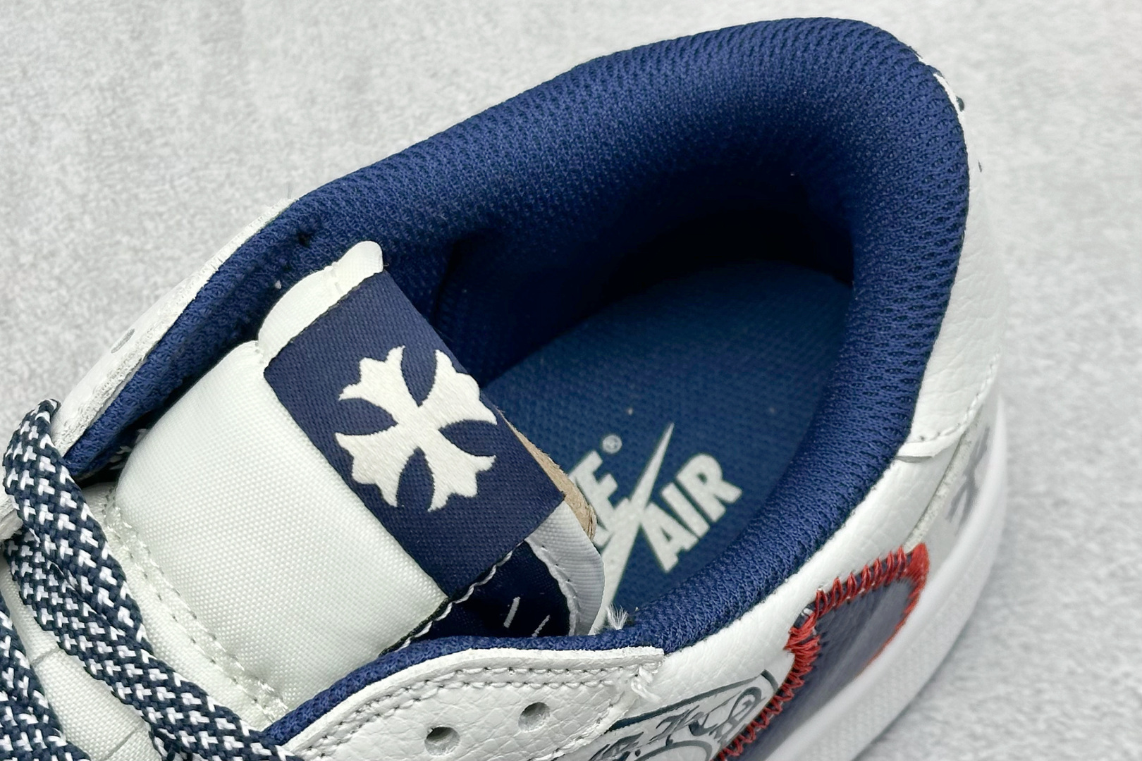 XC版Travis Scott x Fragment Design x Jordan Air Jordan 1 Low SP “克罗心联名——缝线勾” DZ5899-030