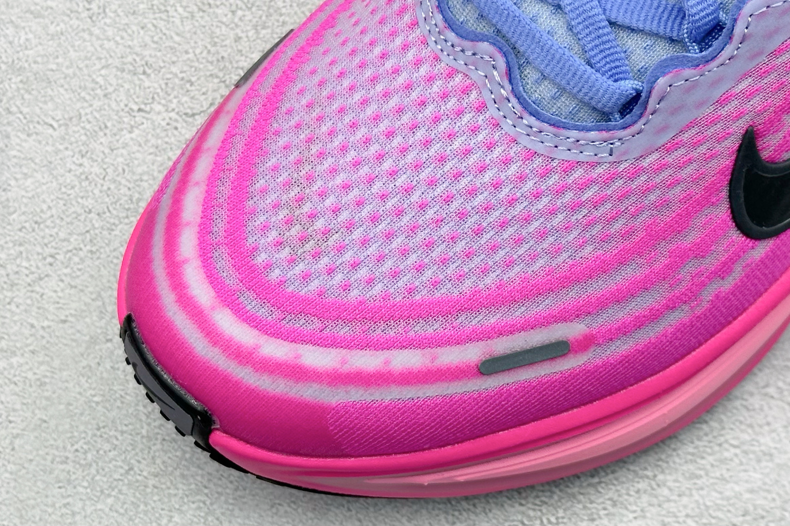 Nike Air Zoom Vomero Plus 耐克网面厚底气垫跑鞋 HV8154-400