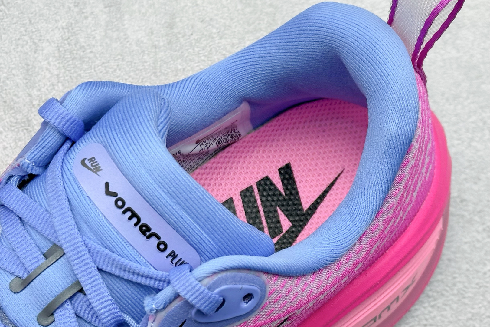 Nike Air Zoom Vomero Plus 耐克网面厚底气垫跑鞋 HV8154-400