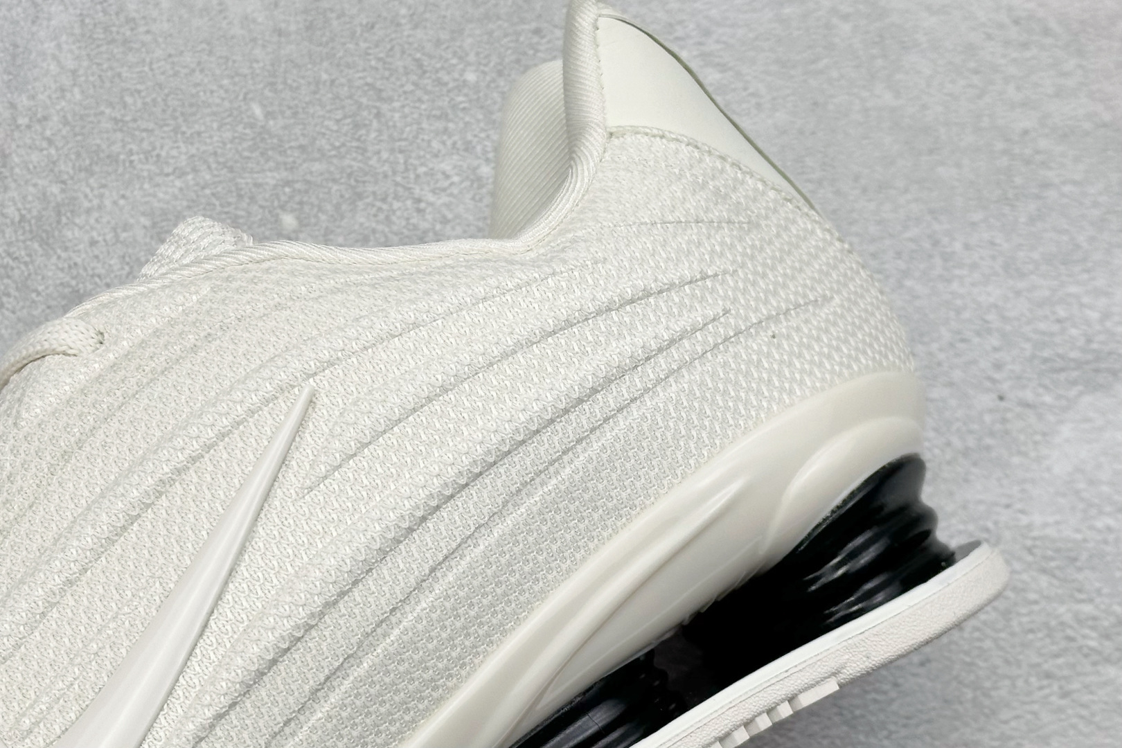 Nike Shox Z 耐克专利弹簧气柱跑步鞋 HQ7540-004