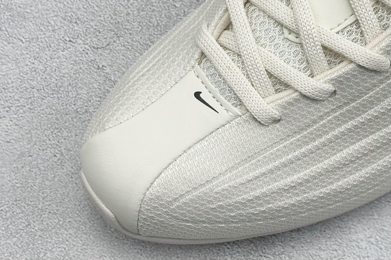 Nike Shox Z 耐克专利弹簧气柱跑步鞋 HQ7540-004