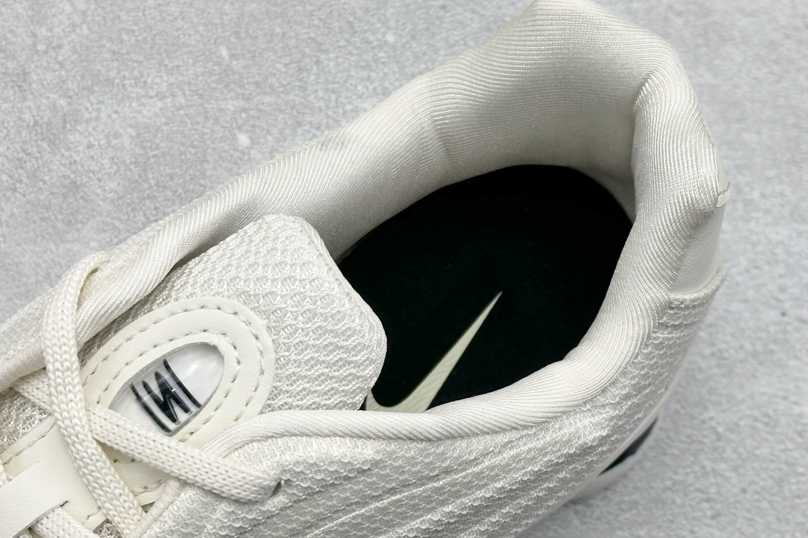 Nike Shox Z 耐克专利弹簧气柱跑步鞋 HQ7540-004