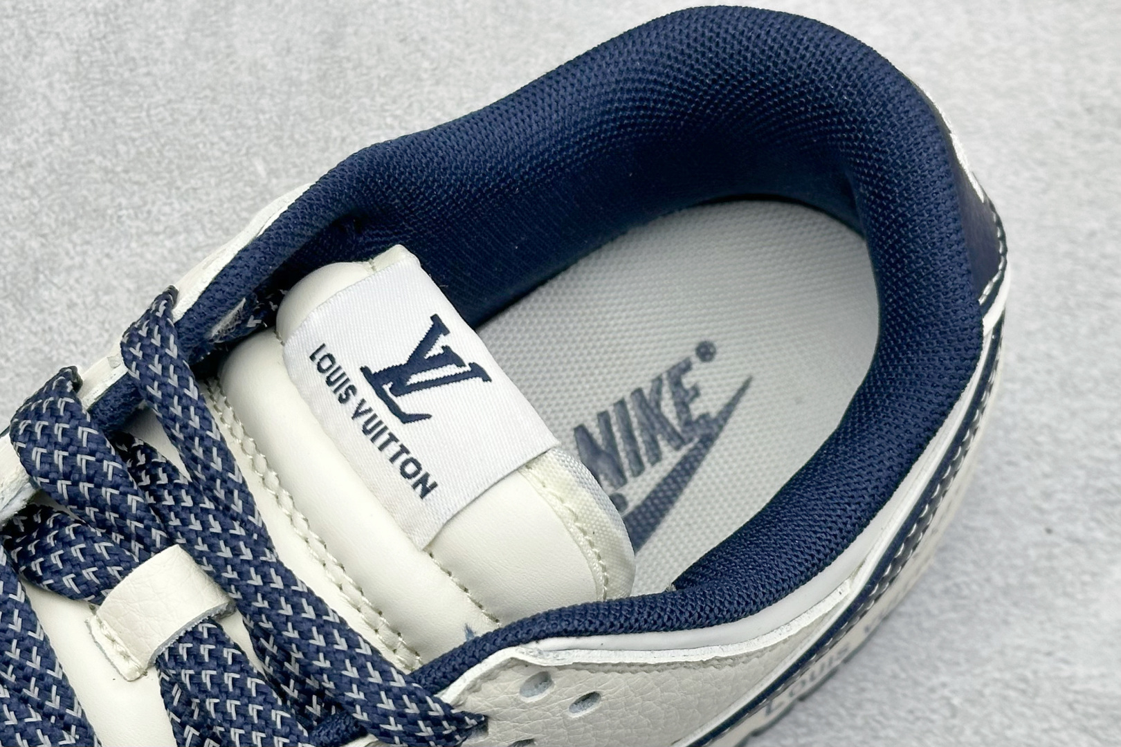 Nike SB Dunk Low LV联名 米蓝印花 周年高端定制 低帮休闲板鞋 HT5088-610-High Quatity Cheap Brand wholesale wholesaler seller Clothes Bags handbags Sneakers Top Fashion Clothing Shoes from China Factory Chinese suppliers best Quality Beautiful Price Nike SB Dunk Low LV联名 米蓝印花 周年高端定制 低帮休闲板鞋 HT5088-610