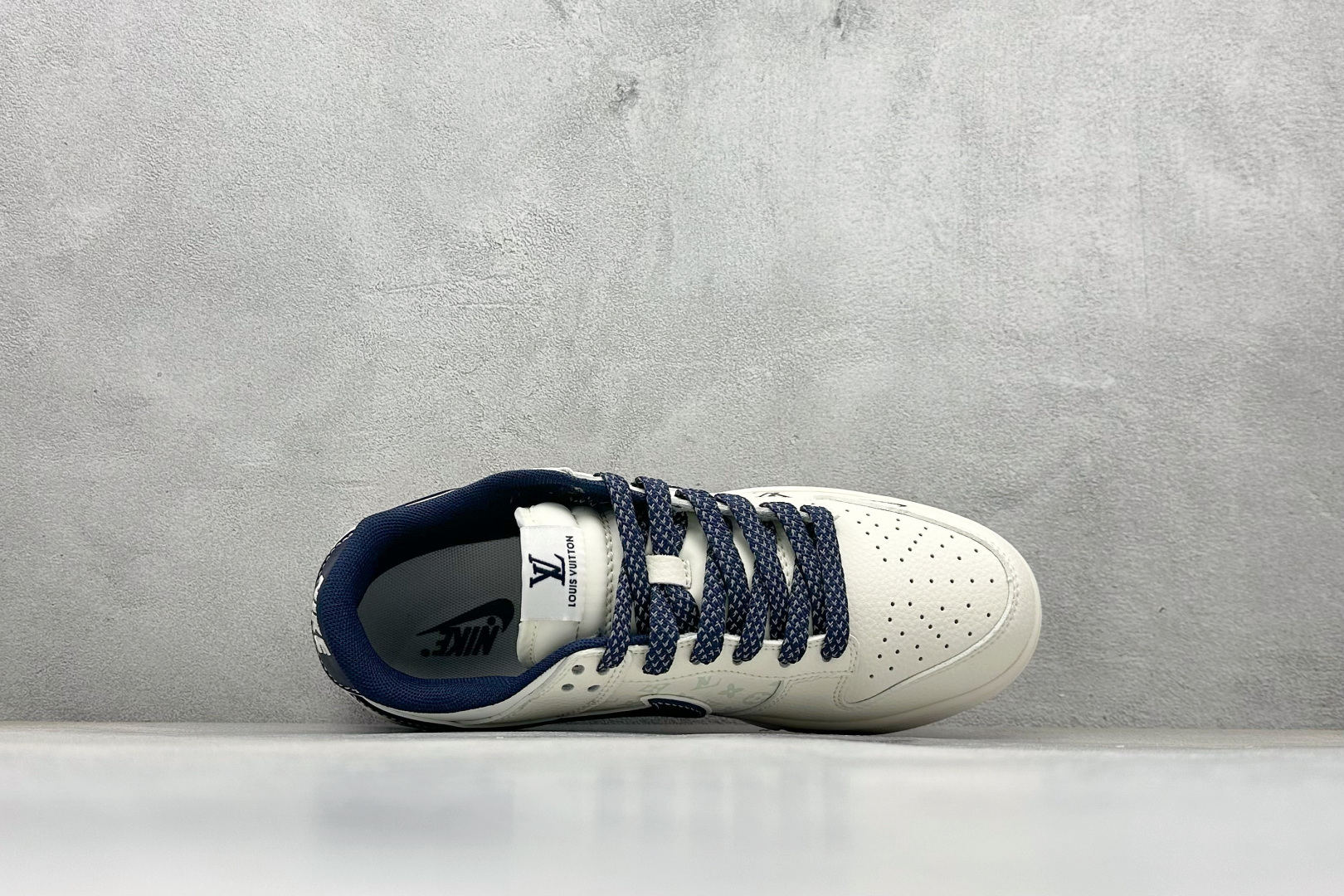 Nike SB Dunk Low LV联名 米蓝印花 周年高端定制 低帮休闲板鞋 HT5088-610-High Quatity Cheap Brand wholesale wholesaler seller Clothes Bags handbags Sneakers Top Fashion Clothing Shoes from China Factory Chinese suppliers best Quality Beautiful Price Nike SB Dunk Low LV联名 米蓝印花 周年高端定制 低帮休闲板鞋 HT5088-610