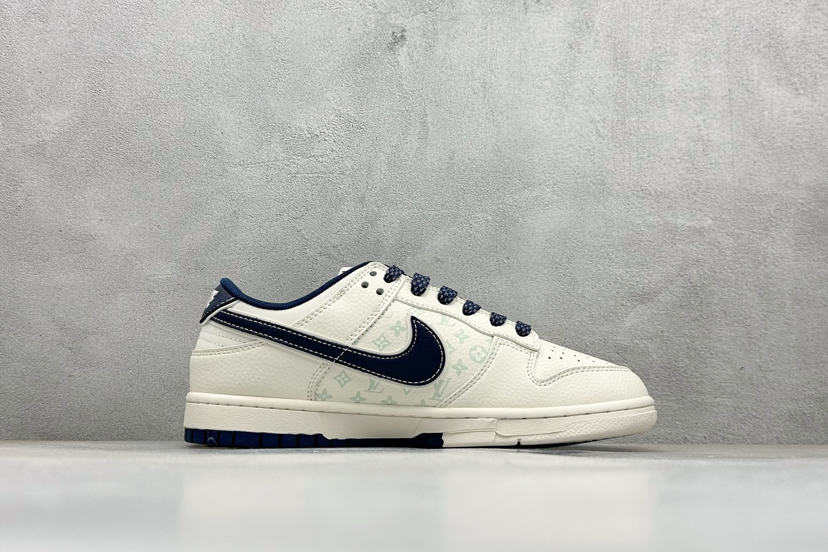 Nike SB Dunk Low LV联名 米蓝印花 周年高端定制 低帮休闲板鞋 HT5088-610-High Quatity Cheap Brand wholesale wholesaler seller Clothes Bags handbags Sneakers Top Fashion Clothing Shoes from China Factory Chinese suppliers best Quality Beautiful Price Nike SB Dunk Low LV联名 米蓝印花 周年高端定制 低帮休闲板鞋 HT5088-610